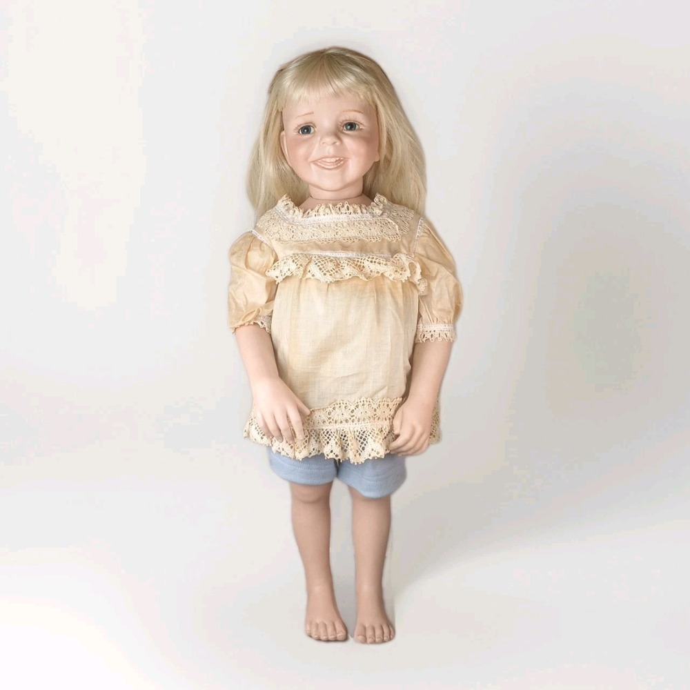 VTG Dianna Effner 1999 Expressions Doll Smiling Miranda 25" Porcelain & Cloth